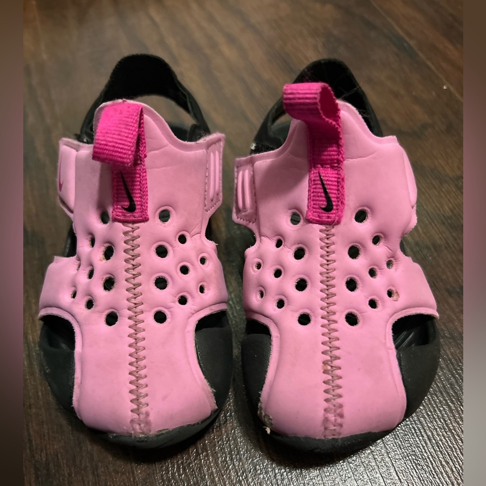 Nike sandals for baby girl